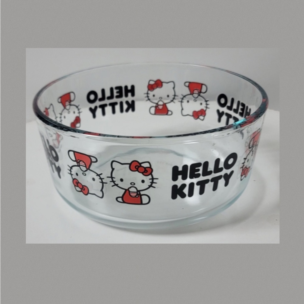 3 Pyrex Hello Kitty 7-Cup Glass Storage Bowl.